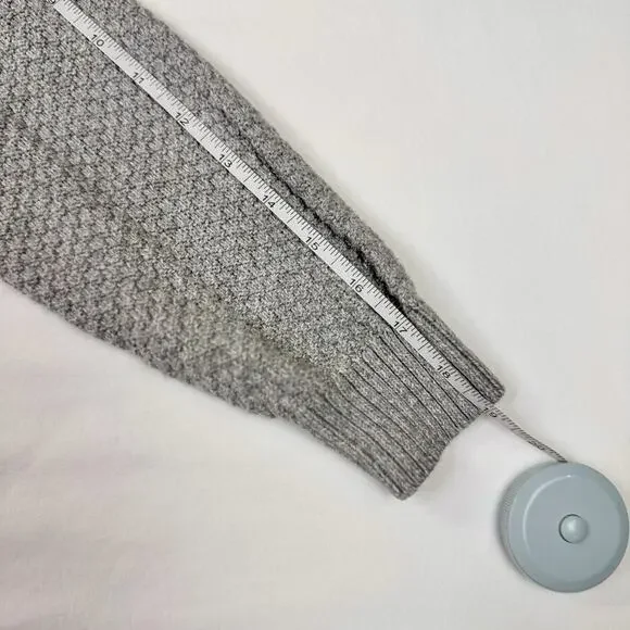 Hollister Gray Cable Knit Cardigan Women’s Medium Chunky Cotton Cozy Coastal - Picture 14 of 15